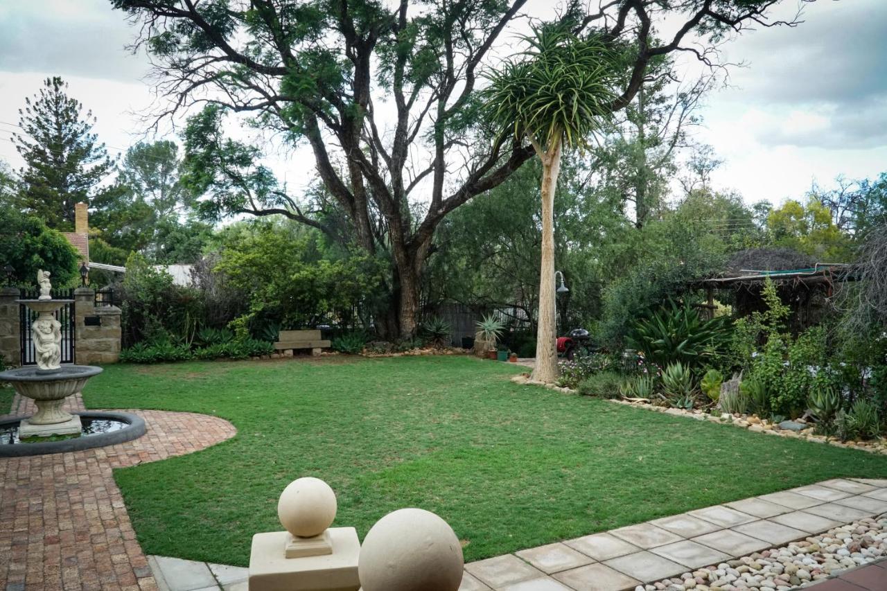 Outentique Accommodation Oudtshoorn Exterior foto