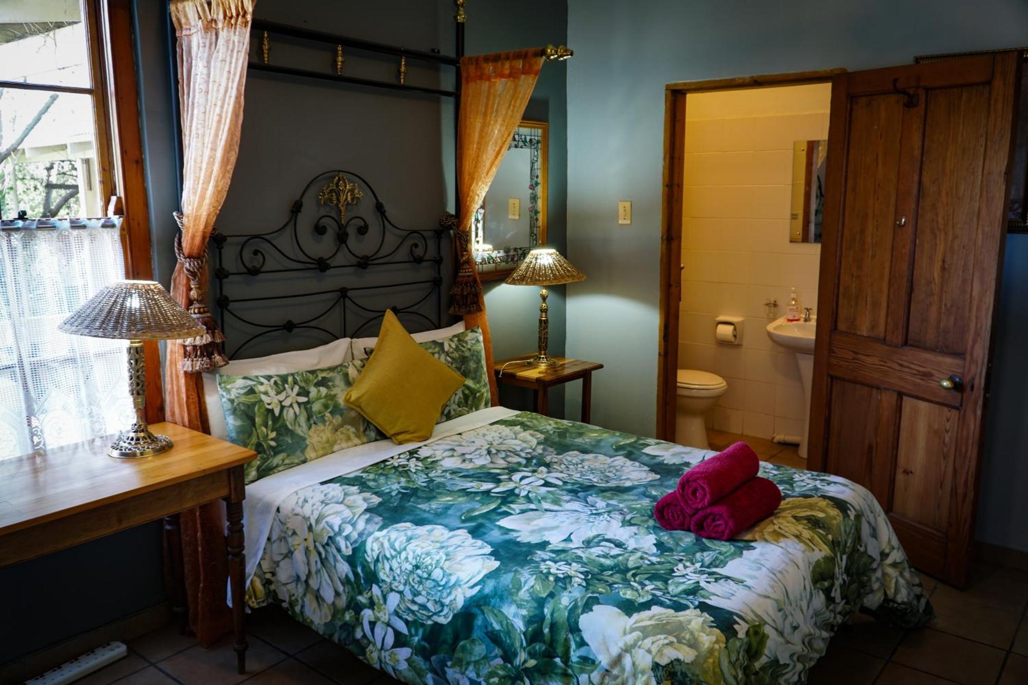 Outentique Accommodation Oudtshoorn Exterior foto